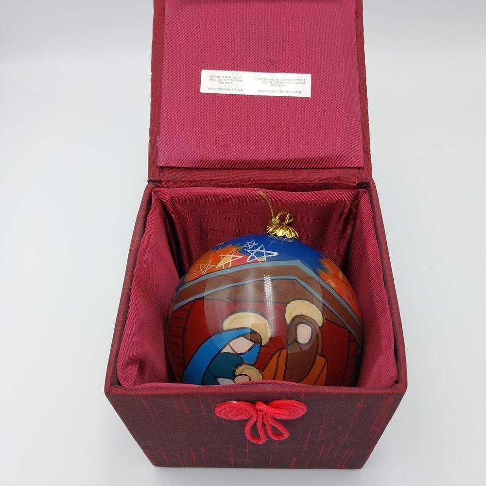 Li Bien 2008 Nativity Wiseman Christmas Blown Glass Ornament. Hand Painted